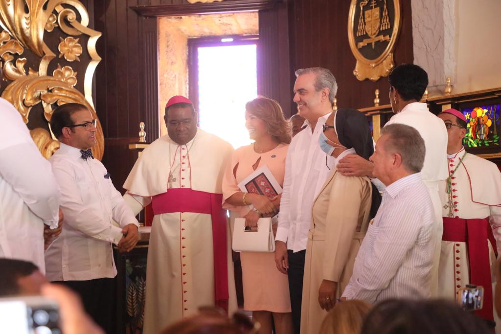 Obispo Castro Marte afirma visitas del presidente Abinader aportan desarrollo a la región