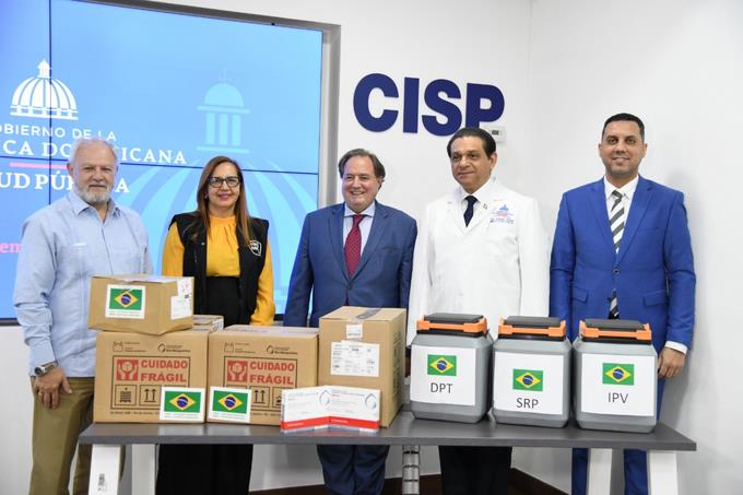 RD recibió una donación de más de un millón vacunas por parte del Gobierno de Brasil