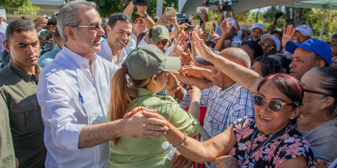 Presidente inauguro obras este fin de semana en Santo Domingo y Barahona